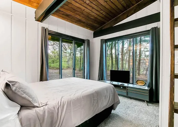 Private 1 Bed W/loft On 5 Wooded Acres + Rock Ferienhaus *