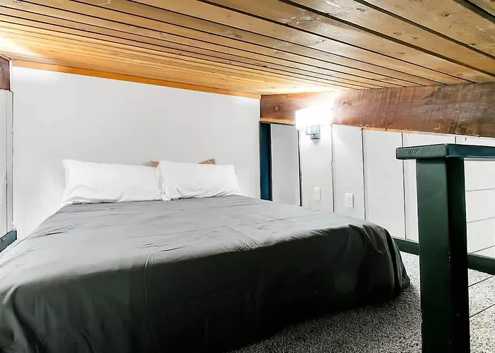 Private 1 Bed W/loft On 5 Wooded Acres + Rock Ferienhaus